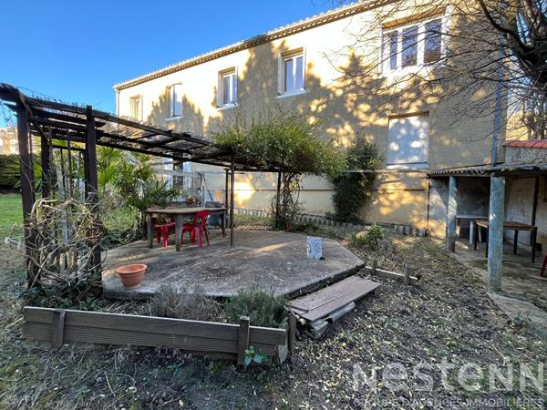 Carcassonne maison traditionnelle 129 m² 4 chambres terrain 1 100 m² sous-sol garages jardin arboré chauffage gaz