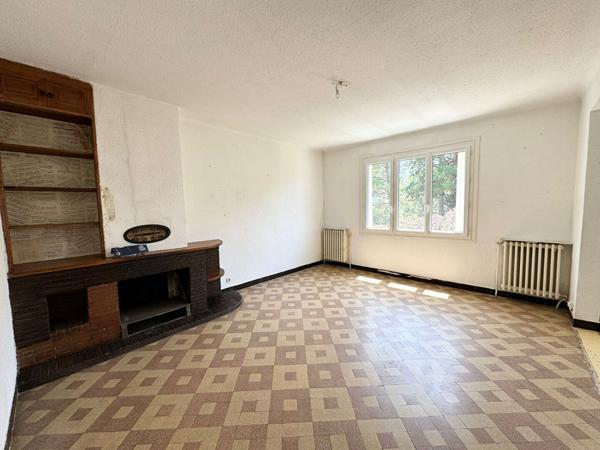 Carcassonne maison traditionnelle 129 m² 4 chambres terrain 1 100 m² sous-sol garages jardin arboré chauffage gaz