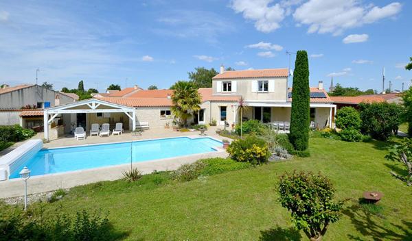 Maison Lucon 7 pièce(s) 188 m2