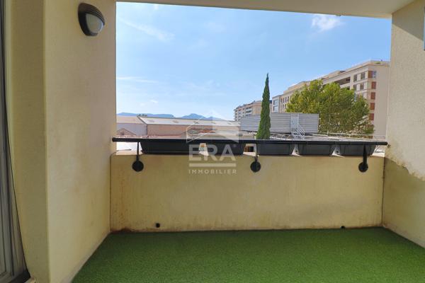 Appartement 10ème - Secteur Saint Jean - 3 pièces 71 m2 - Balcon - Parking - Traversant