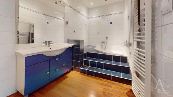 exclusivité Izeaux, maison de 9 pièce(s) 258 m2
