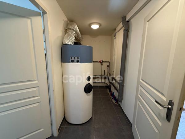 Maison récente avec garage et terrain clos