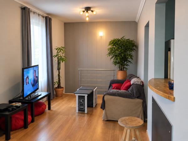 Appartement
         2 pièces
        - 42 m² 172 000 € *