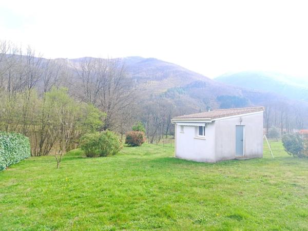 A SAISIR sur la commune de Thueyts maison de plain pied avec garage