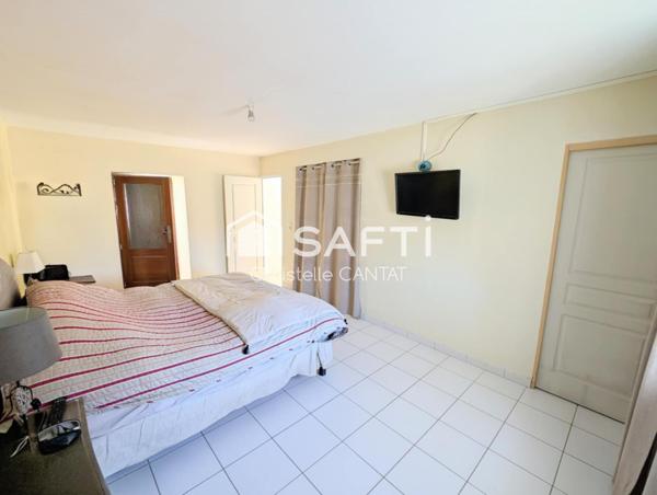 Maison de bourg,199m², 2 chambres parentales