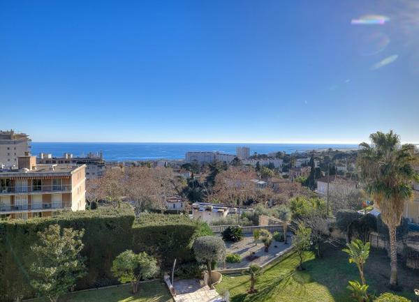 Maison à vendre    9 pièces • 445 m2 Nice