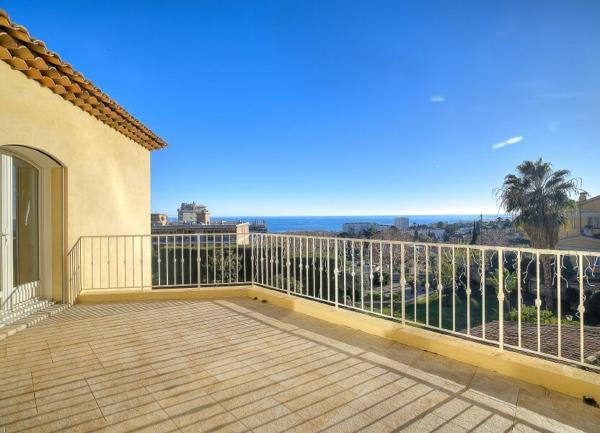 Maison à vendre    9 pièces • 445 m2 Nice