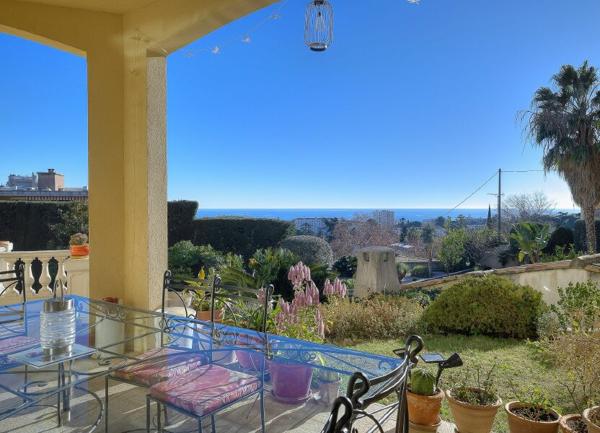 Maison à vendre    9 pièces • 445 m2 Nice