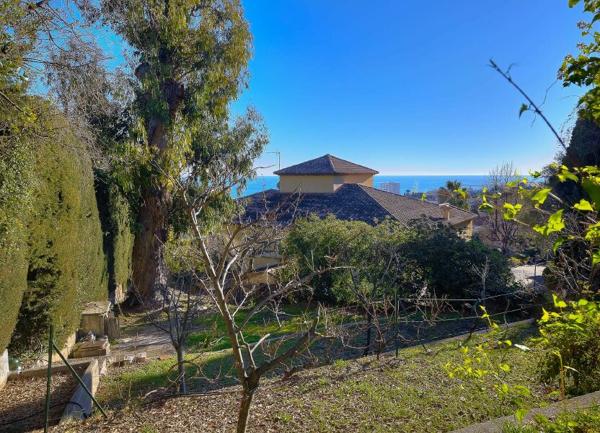 Maison à vendre    9 pièces • 445 m2 Nice