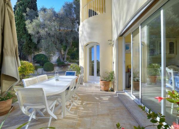 Maison à vendre    9 pièces • 445 m2 Nice