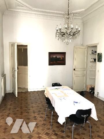A vendre : un grand appartement de 145 m² loi carrez sur le Cours Lieutaud
