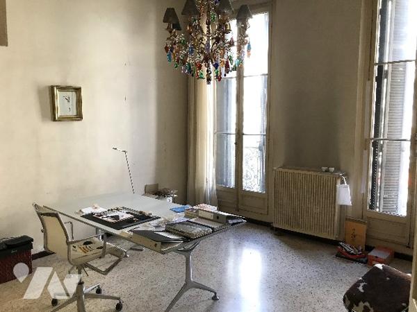 A vendre : un grand appartement de 145 m² loi carrez sur le Cours Lieutaud