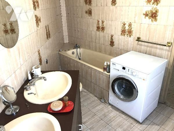 A vendre : un grand appartement de 145 m² loi carrez sur le Cours Lieutaud