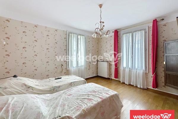 Maison à vendre 10 pièces de 505 m² à Jouy-le-Moutier