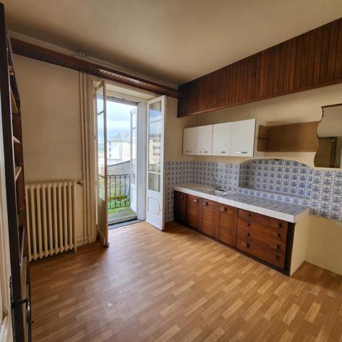 Maison bourgeoise proche du centre ville Riom es Montagnes (15400)