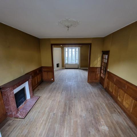 Maison bourgeoise proche du centre ville Riom es Montagnes (15400)
