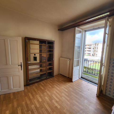 Maison bourgeoise proche du centre ville Riom es Montagnes (15400)