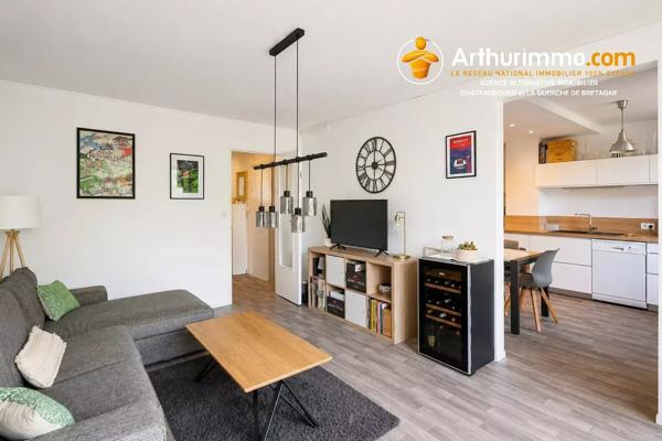 Vente                                                      Appartement
                        
                     2 pièces                      57 m2                     à Noyal-sur-Vilaine