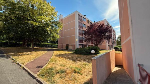 Box fermé 15m2 à vendre ? Résidence calme et sécurisée