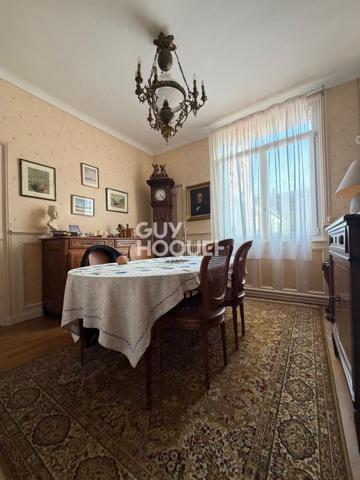MAISON À VENDRE DE 7 PIÈCES DE 164,00 M²