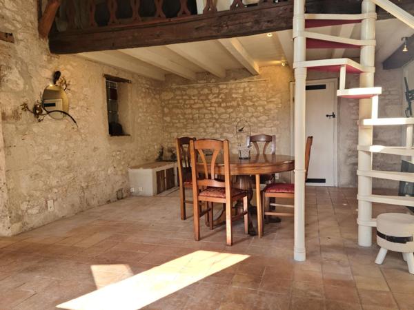 Maison de charme, vue dégagée, piscine au calme