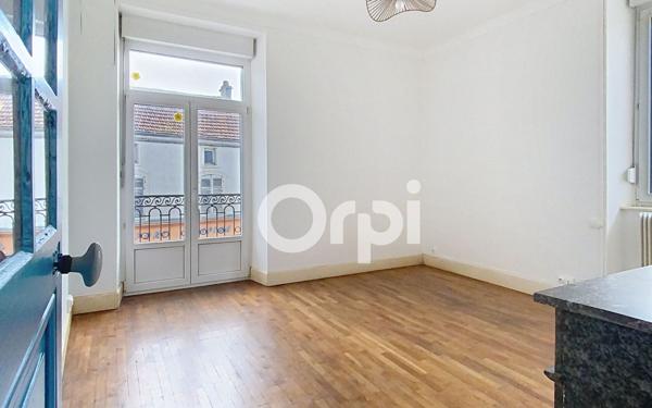 Appartement à louer    4 pièces •  Neufchâteau