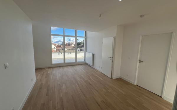Appartement à louer    3 pièces • 52,76 m2 Antony