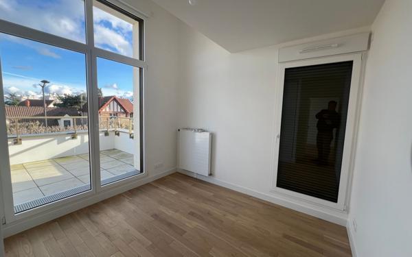 Appartement à louer    3 pièces • 52,76 m2 Antony