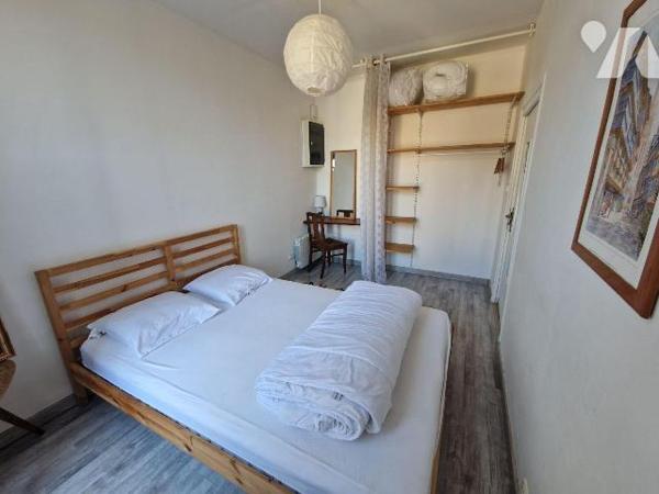 À Quimper, au Centre Ville, tout à pied,  à vendre appartement de 87 m² situé  dans une petite ...
