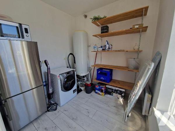 À Quimper, au Centre Ville, tout à pied,  à vendre appartement de 87 m² situé  dans une petite ...