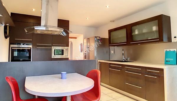 Centre village Anthy-sur-Léman Maison de 122m² avec 3 chambres + bureau