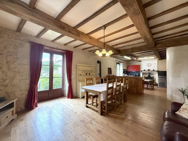 MAISON DE CARACTERE Saint severin