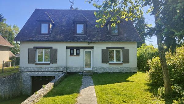 A 20 MN DE GISORS, MAISON DE MAITRE RENOVEE AVEC SOUS TOTAL DE 160 M² HAB SUR 2000 M² DE TERRAIN CLOS AU CALM Gisors (27140)