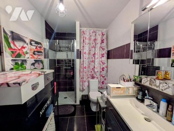 Lorient, face aux Halles de Merville, au sein d'une copropriété de standing, appartement T2 com...