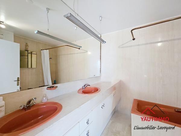 Ambilly (74100) Appartement T5 avec terrasse, parc privé, suite parentale et vue Mont-Blanc – Ambilly, à la frontière suisse