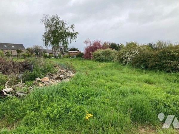 SAINT-MALO, Quartier Saint-Etienne, une parcelle de terrain à bâtir viabilisée de 452m².
Permi...