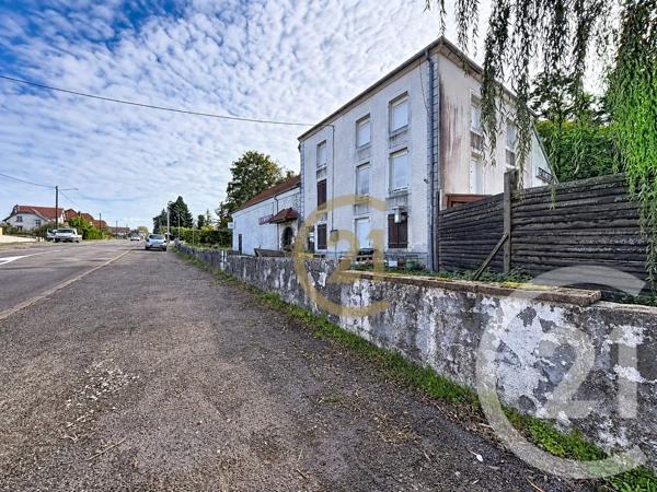 Immeuble à vendre  300 m 2   LURE  - 70