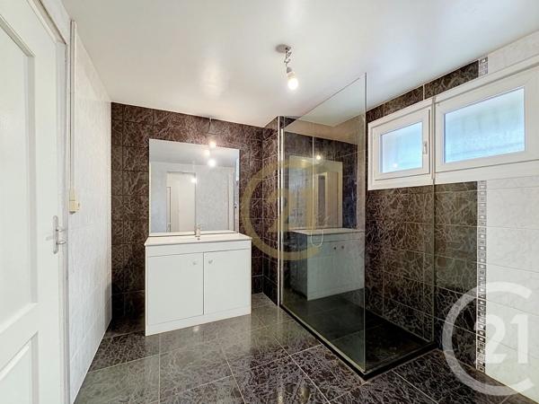 Immeuble à vendre  300 m 2   LURE  - 70