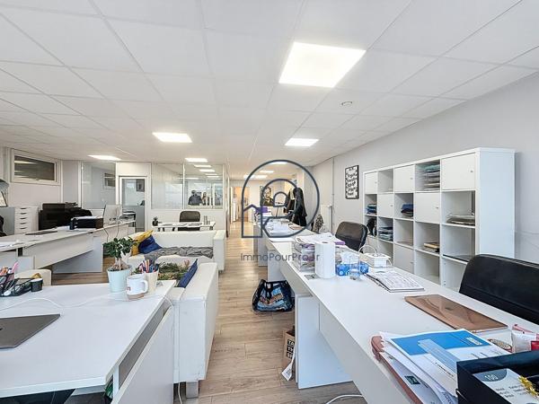 Lille – Euralille : bureaux 130 m² avec parkings – À vendre