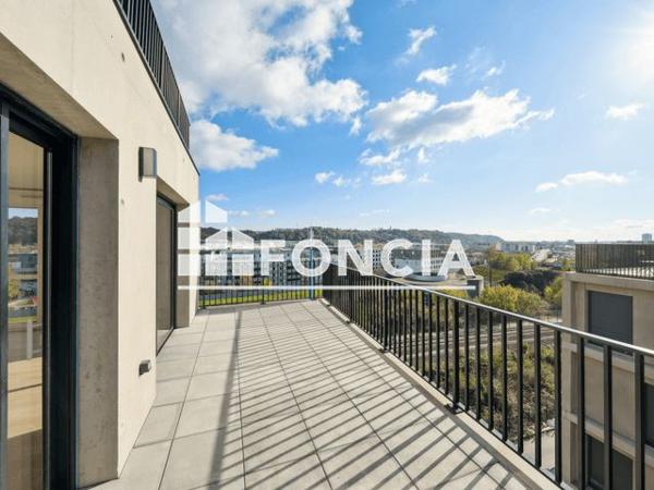 Location Appartement 4 pièces 89.8 m² - 194 / 196 RUE DES QUEYRIES Bordeaux 33100