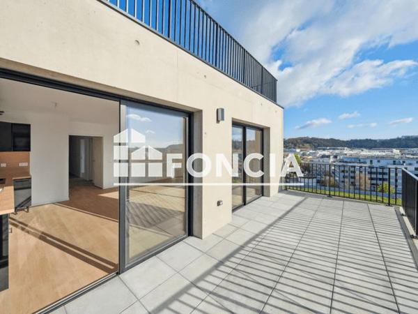 Location Appartement 4 pièces 89.8 m² - 194 / 196 RUE DES QUEYRIES Bordeaux 33100