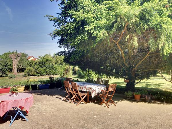 Anet (28260) Viager 2 têtes (H/F 80 ans) occupé Maison 240m2 + dépendance et terrain constructible