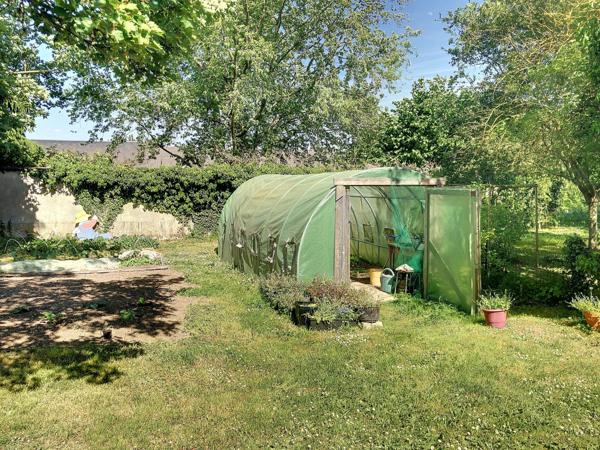 Anet (28260) Viager 2 têtes (H/F 80 ans) occupé Maison 240m2 + dépendance et terrain constructible