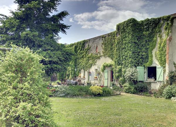 Anet (28260) Viager 2 têtes (H/F 80 ans) occupé Maison 240m2 + dépendance et terrain constructible