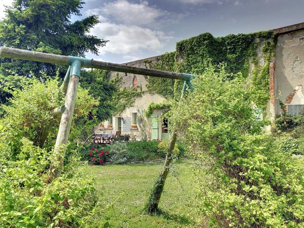 Anet (28260) Viager 2 têtes (H/F 80 ans) occupé Maison 240m2 + dépendance et terrain constructible