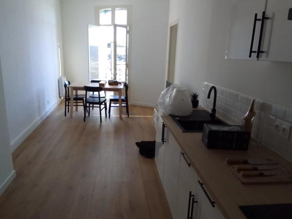 Location                                                      Appartement
                        
                     3 pièces                                         à Perpignan