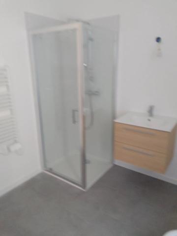 Location                                                      Appartement
                        
                     3 pièces                                         à Perpignan