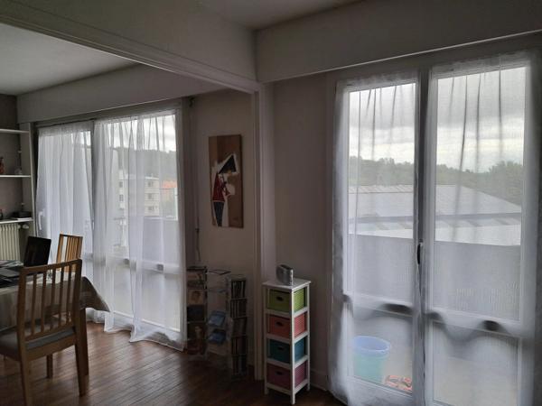Vente                                                      Appartement
                        
                     3 pièces                      63 m2                     à Charleville-Mézières