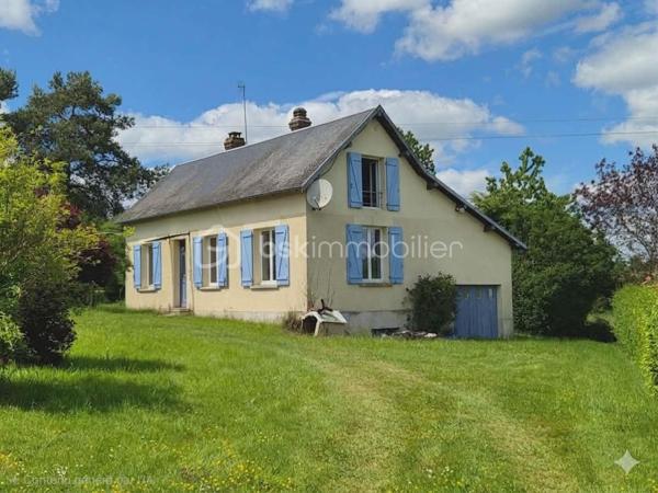 En Exclusivité à L'Aigle ,  moins de 5 minutes de la gare ( ligne Paris-Granville )découvrez cette charmante maison sur un terrain de plus de 1500m2 clos et arboré,
elle se compose : une cuisine plus 20m2 avec cheminée , un séjour-salon ( cheminée , 2 chambres , une salle de bain et wc séparé 

A l'étage (fort potentiel):
actuellement accessible par un escalier extérieur , cet espace est à finir d'aménager selon vos besoin , il comprend déjà:
2 chambres , un couloir pouvant faire office de bureau, un grand placard de rangement , une autre pièce prévu pour une future salle d'eau .
cave et garage 
le bien nécessite des travaux ,rafraîchissement .
GROS POTENTIEL A LA CLES