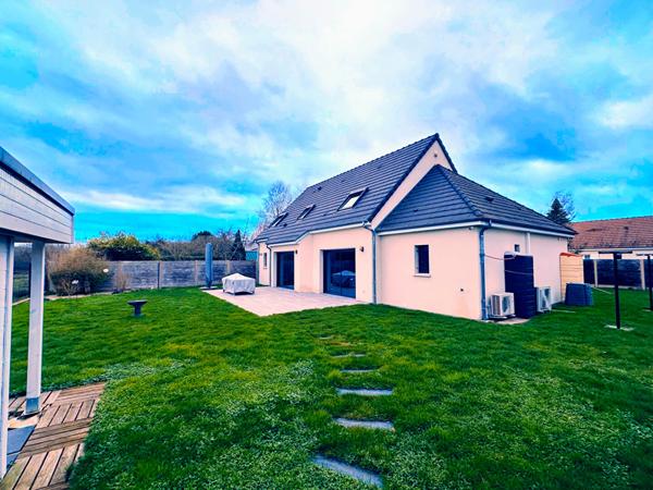 Maison familiale à vendre à Chanteau - Haute Prestations modernes et confort optimal